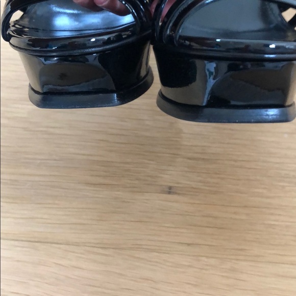 Saint Laurent Tribute 105 Woven Sandals. - Picture 15 of 16